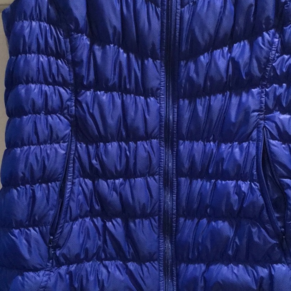 Athleta lightweight down vest - Picture 2 of 6